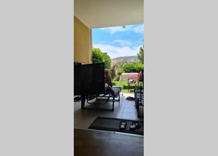 2 Pieces Climatise En Rez-de-jardin Cap Esterel Agay Apartment *