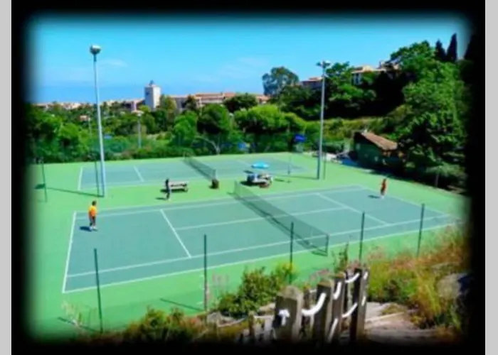 Apartment 2 Pieces Climatise En Rez-de-jardin Cap Esterel Agay *