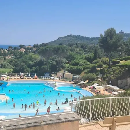 2 Pieces Climatise En Rez-de-jardin Cap Esterel Agay Saint-Raphael (Var)