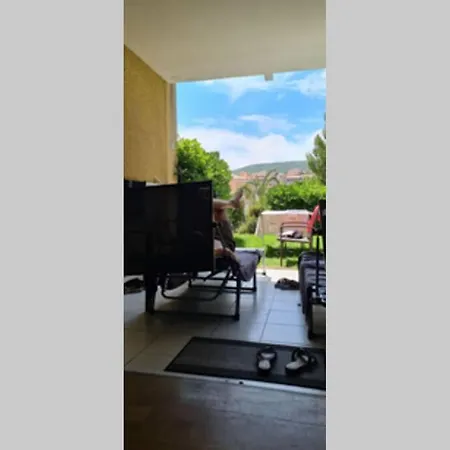 2 Pieces Climatise En Rez-de-jardin Cap Esterel Agay Apartment *