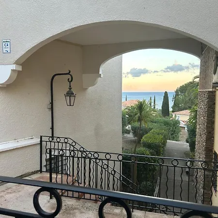 Apartmán 2 Pieces Climatise En Rez-de-jardin Cap Esterel Agay