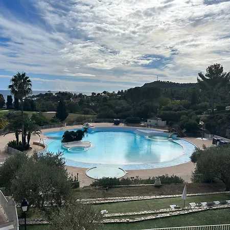 2 Pieces Climatise En Rez-de-jardin Cap Esterel Agay 아파트 *