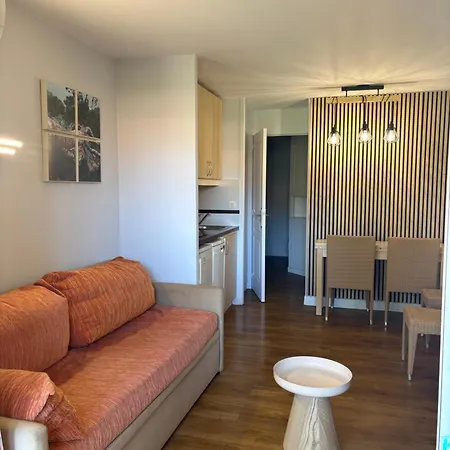 2 Pieces Climatise En Rez-de-jardin Cap Esterel Agay