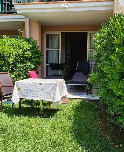 Daire 2 Pieces Climatise En Rez-de-jardin Cap Esterel Agay *